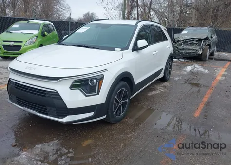 2023 Kia Niro Lx z USA, uszkodzony, nr VIN KNDCP3LE6P5088857